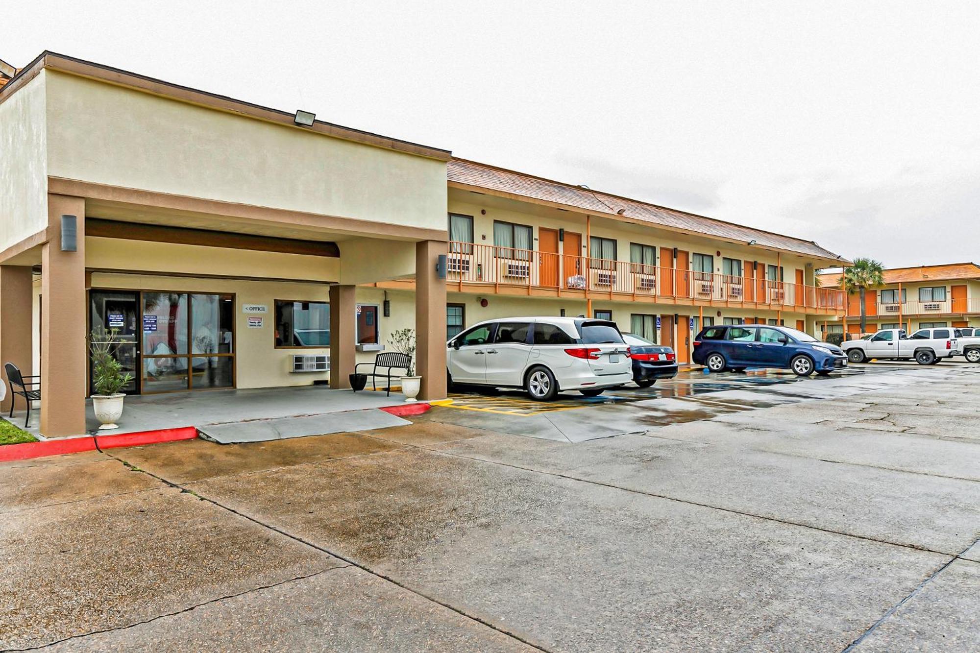 Oyo Hotel Lake Charles Hwy 10 Exterior foto